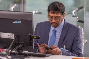 社会人が知っておくべきITパスポートは本当に役立つか？