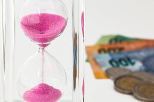 社会人が資格取得で自己投資する効果は本当にあるの？
